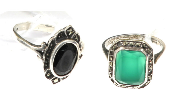 Lot de 2 bagues en argent : l'une sertie