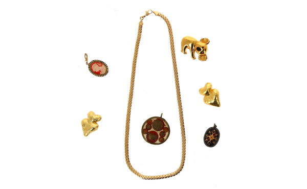 Petit lot de bijoux : un collier maille 