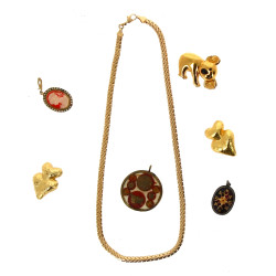 Petit lot de bijoux : un collier maille 