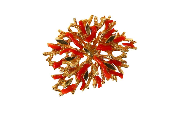 Broche-pendentif style couture en métal 