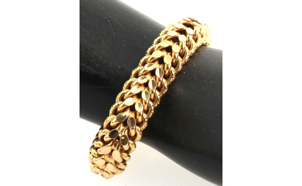 Bracelet à maille travaillé en or jaune 
