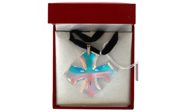 BACCARAT - Pendentif croix en cristal, s