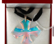 BACCARAT - Pendentif croix en cristal, s