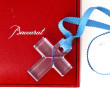 BACCARAT - Pendentif croix en cristal bl