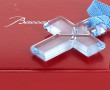 BACCARAT - Pendentif croix en cristal bl