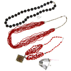 CHINE - Collier en perles de bois sculpt