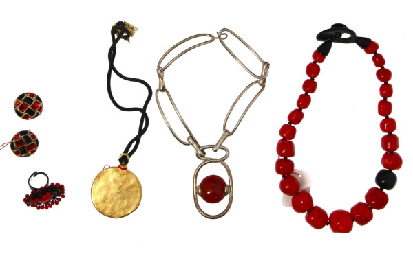 Lot de bijoux modernistes : 3 colliers d