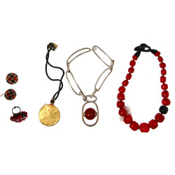 Lot de bijoux modernistes : 3 colliers d