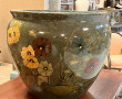 Important cache-pot en céramique à décor