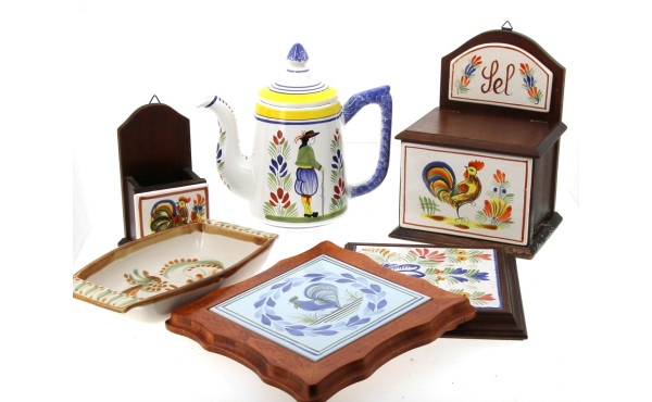 QUIMPER - Lot de pièces en faïence de Qu