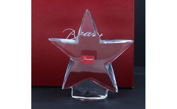 BACCARAT - Etoile en cristal à poser H. 