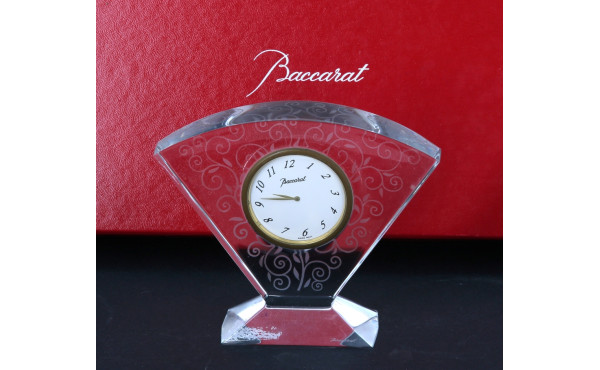 BACCARAT - Pendulette en cristal transp