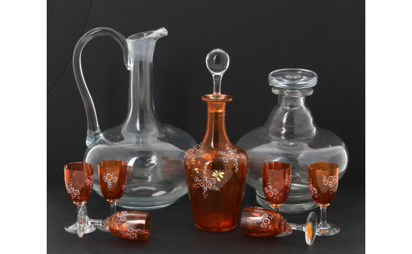 Petite carafe à liqueur ancienne en verr