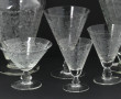 Service ancien en cristal gravé de fleur