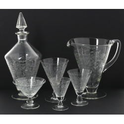 Service ancien en cristal gravé de fleur