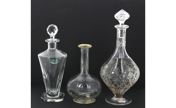 Lot de 3 carafes anciennes en cristal et