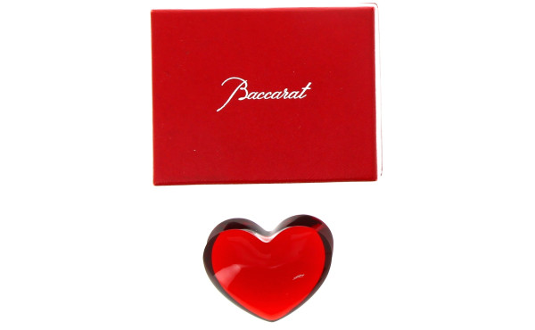 BACCARAT - Cœur rouge en cristal, signé,