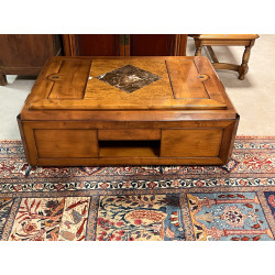 Belle table basse en merisier, placage d