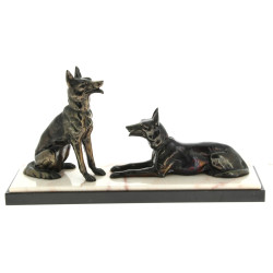"Deux bergers allemands", sujet en métal