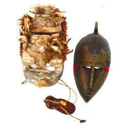 Lot de 2 masques africains en bois, méta