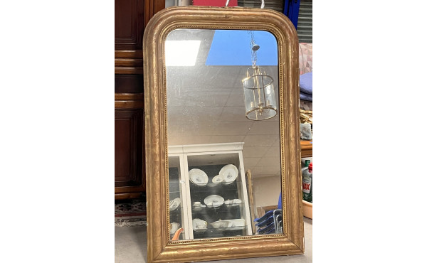 Miroir fin XIXème en bois et stuc doré, 