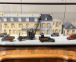 QUIMPER - Diorama sous vitrine en verre 
