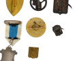 Lot d'insignes militaires et civiles
