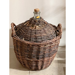 Vieille bonbonne à alcool avec sa vanner