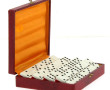 Jeu de dominos en écrin