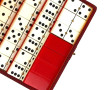 Jeu de dominos en écrin