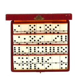 Jeu de dominos en écrin