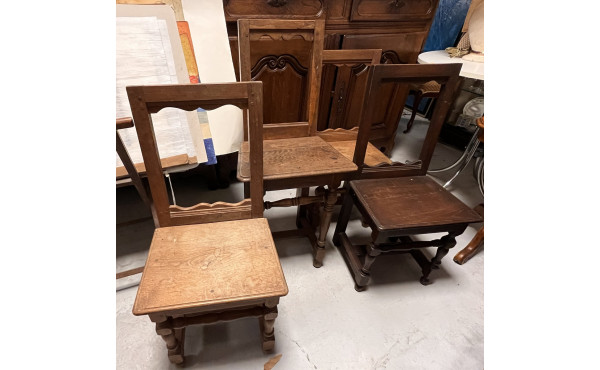 4 chaises anciennes de Lorraine en bois,