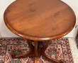Guéridon rond en bois fruitier à pièteme