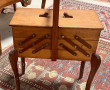 Travailleuse vintage en bois, garnie de 