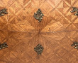 Commode de style Louis XV en placage et 