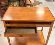 Table bureau en bois fruitier ouvrant à 