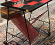 Petite table porte-revues années 60 en m