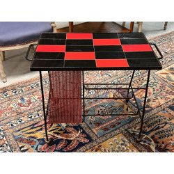 Petite table porte-revues années 60 en m