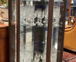 Vitrine d'angle moderne vitrée, éclairan
