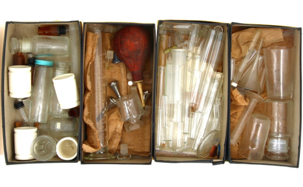 Lot de verreries anciennes de pharmacie 