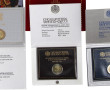 VATICAN - 8 coffrets de 2 euros + un cof