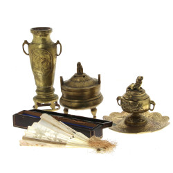 Encrier en bronze doré, couvercle en for