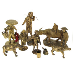 ASIE - Lot de 7 sujets en bronze et lait