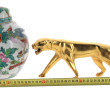 Tigre à l'affût, sculpture en laiton dor
