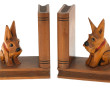 Paire de serre-livres en bois décor de c