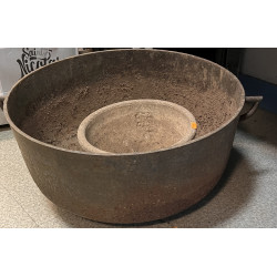 Décoration de jardin : Chaudron en fonte