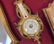 Deux petits miroirs à encadrements dorés