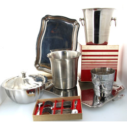 Lot INOX comprenant un légumier couvert 
