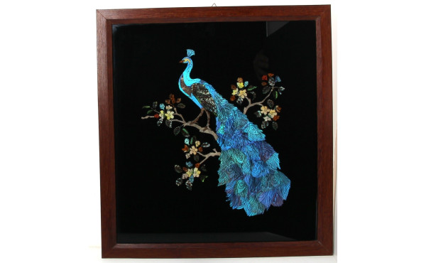 PAON - Tableau à décor d'un paon branché