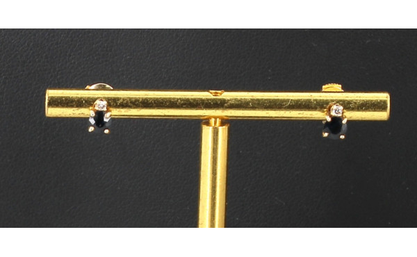 Puces d'oreilles en or jaune serties d'u